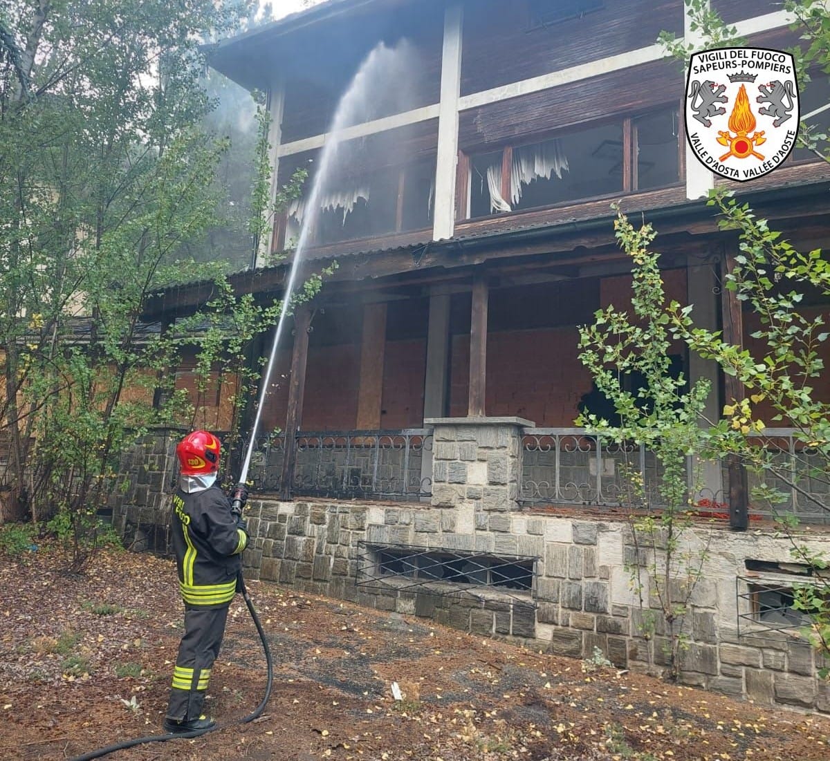 Incendio Nellex Hotel Lanterna A Saint Pierre