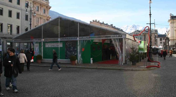 Inaugurato l’Atelier tra polemiche e ‘occultamento di alcune opere’