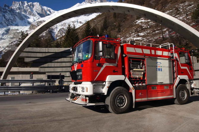 Stop di 40 minuti alla circolazione al traforo del Monte Bianco per mezzo in avaria