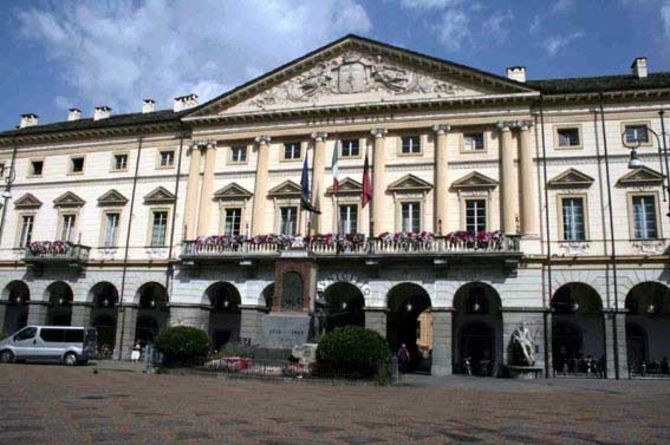 Concorsi: il Comune di Aosta assume un funzionario di polizia locale