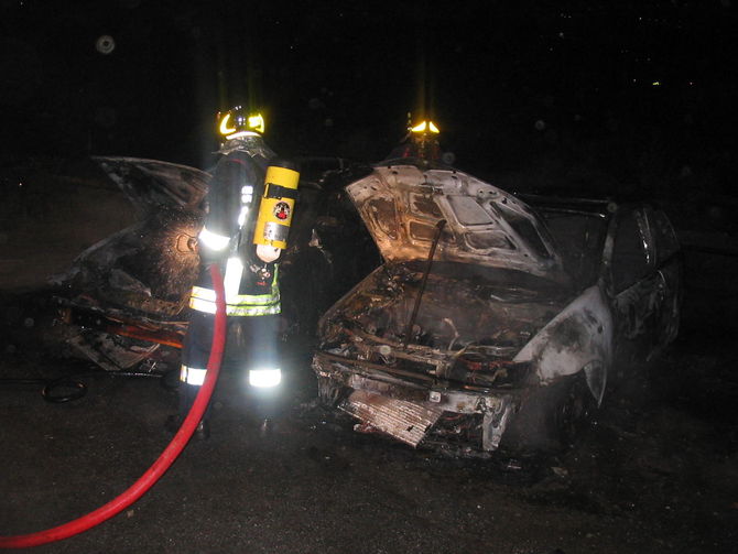 Due auto in fiamme a Charvensod