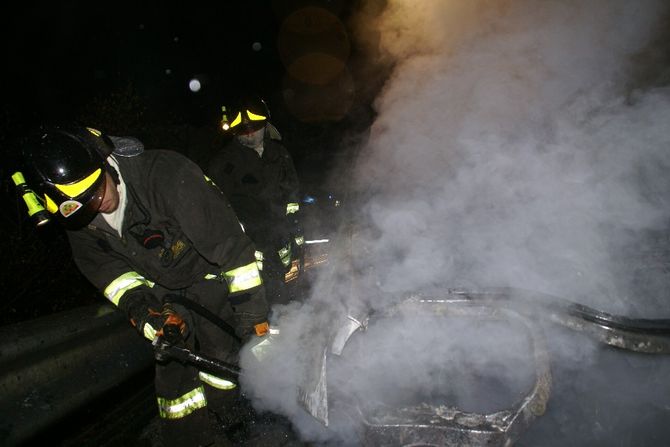 Auto in fiamme a Torgnon