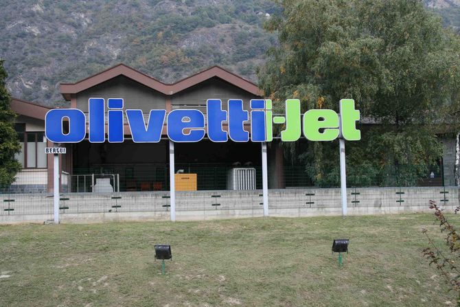 L’Olivetti chiude lo stabilimento di Aglié e ridimensiona Arnad