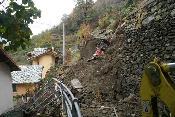 Una piccola frana è caduta in frazione Clou a Sarre