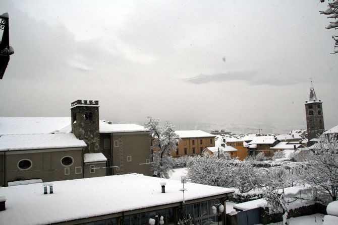 ‘Oro bianco’ su tutta la Valle d’Aosta, qualche disagio nella mattinata