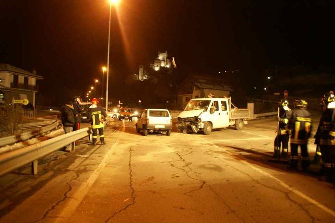 Scontro fra un’auto e un furgone a Saint-Pierre