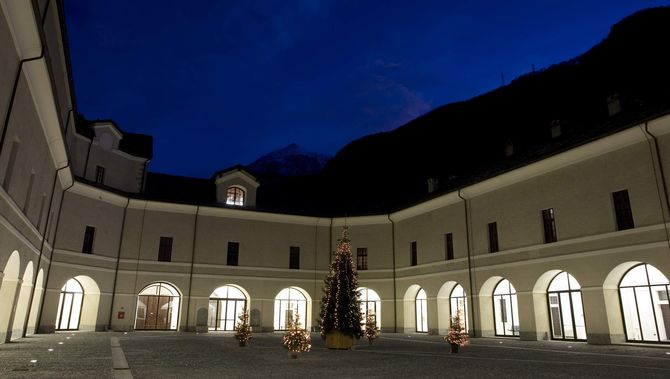 Mercatino, giochi di luce, mostra di presepi e musica nel Noël au Bourg di Bard