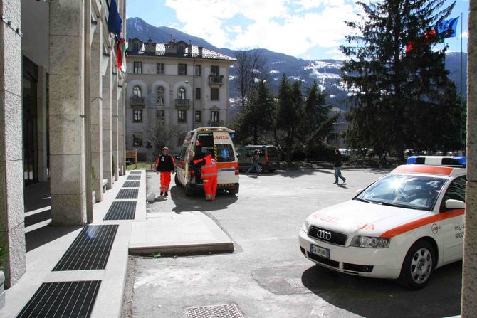 Incidente sulla A5, un morto e una donna ferita