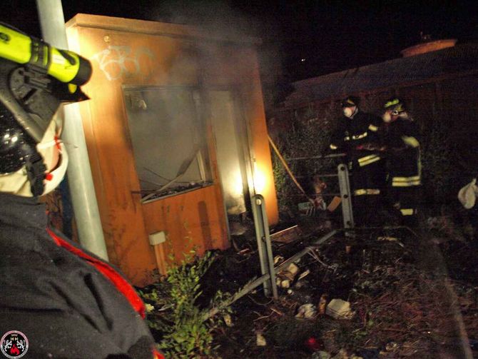 Incendio in un piccolo fabbricato nei pressi della stazione ferroviaria di Aosta