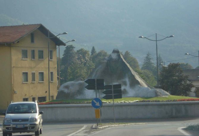 Nel sondaggio “La rotonda più pericolosa” in testa la rotonda del “Cervino” di Châtillon