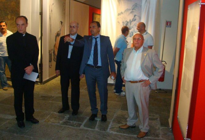 Il cardinal Bertone in visita al Forte di Bard