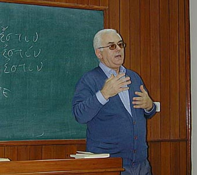 Don Paolo Farinella, il prete vicino al Pd, ospite della biblioteca di Pont-Saint-Martin