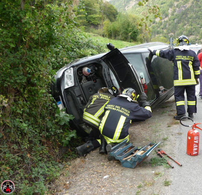 Incidente stradale: auto si ribalta sulla statale 26 ad Arvier