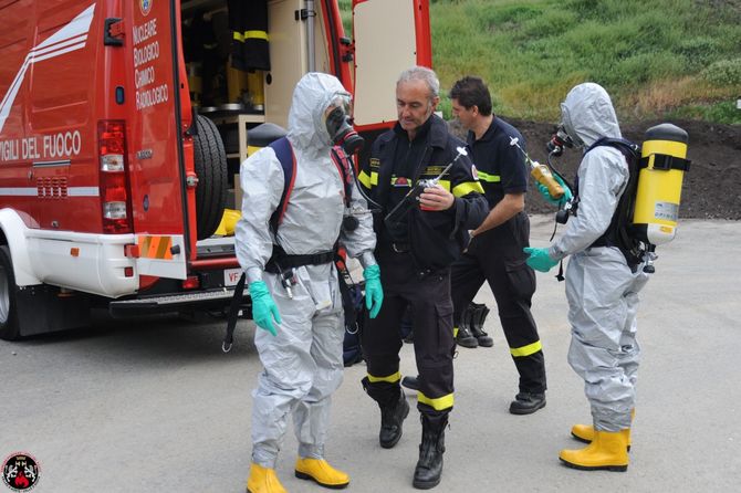 Nessuna sostanza pericolosa nel cassonetto di via Pollio Salimbeni