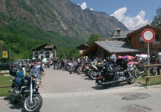 L’estate di Rhêmes-Notre-Dames si apre con il rombo dei motori del “Rabadanbikers festival”