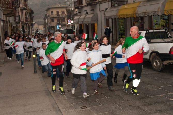 Anche i bambini delle scuole elementari di Pont-Saint-Martin hanno preso parte ai 150 anni di corsa