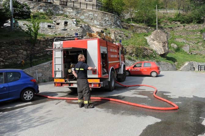 Ritorna a bruciare l’area tra il comune di Saint-Denis e Chatillon, nelle località Grand Frayan