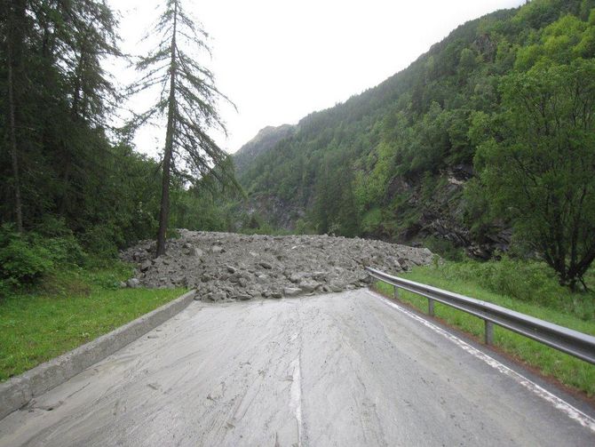 Riapre la strada per Rhêmes con il senso unico alternato