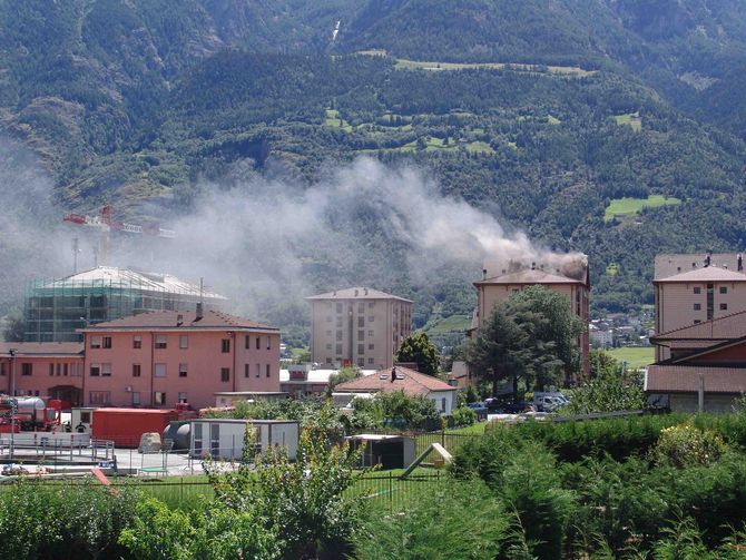 Incendio al quartiere Dora, evacuate 50 famiglie