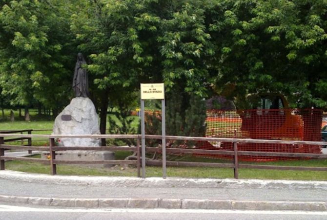 Rispettiamo la statua della Madonna a La Villette di Courmayeur