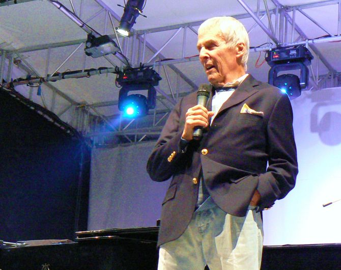 Bacharach a Bard, tutto esaurito per il grande compositore pop