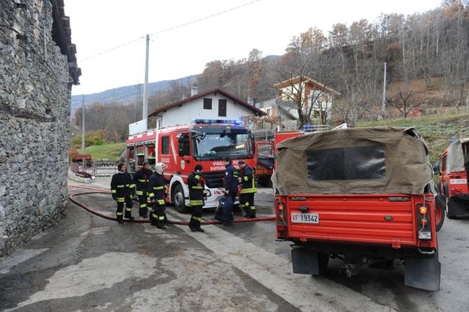 Incendio divampa in una stalla, morte 13 mucche a Verrayes