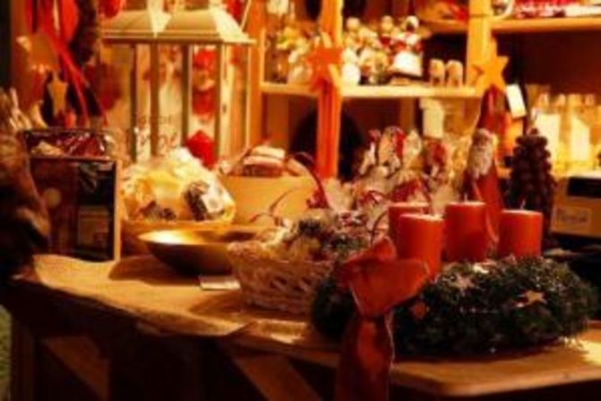 Natale, il Comune di Charvensod chiede gli addobbi per il paese ai cittadini