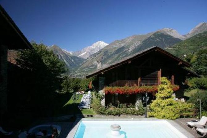 Per “Trivago.it” il miglior hotel della Valle è il “Mont Blanc Village”