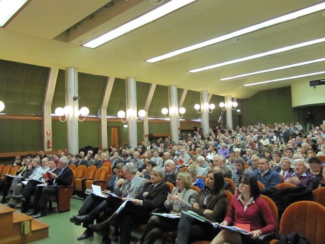 Union Valdôtaine a confronto sulla crisi. 400 delegati a Pont-Saint-Martin