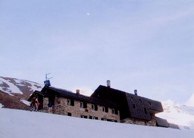 Valgrisenche, otto svizzeri recuperati dall’elisoccorso al Rifugio Bezzi