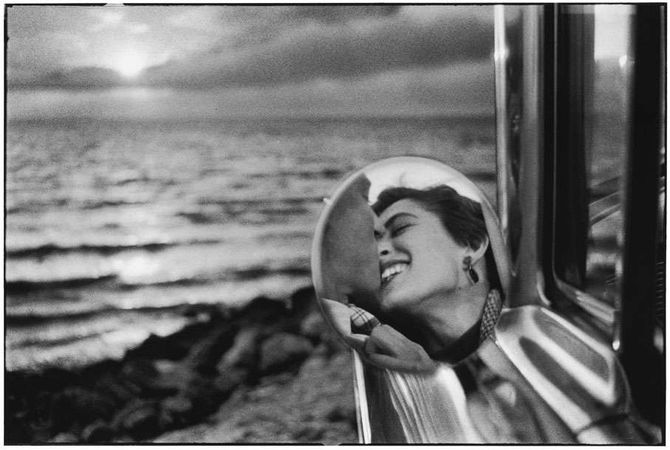 Elliott Erwitt tra autoritratti e immagini che hanno fatto storia ad Aosta per “Icons”