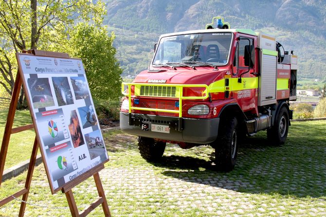 Sette ore per domare un incendio boschivo a Fontainemore