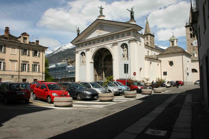 “Entro il 2014 piazza Roncas e piazza della Cattedrale libere dalle auto”