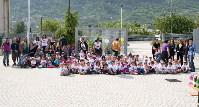 Grande festa per i bimbi della scuola di Saint-Pierre