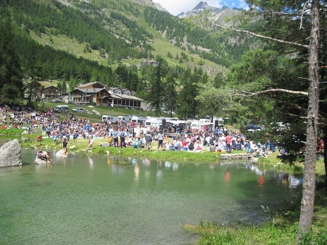 Francesco Renga fa il ‘tutto esaurito’ al lago Lexert