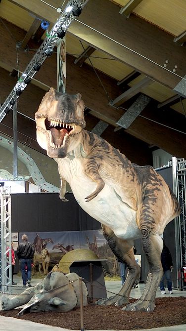 Costruire un dinosauro: ipotesi tra scienza e fantascienza