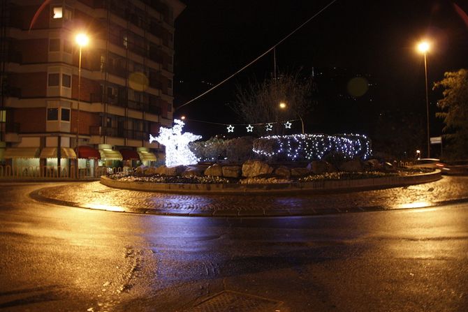 Aosta, da lunedì si montano le luminarie natalizie