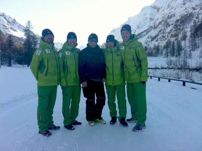 La squadra di sci nordico giapponese si allena a Rhemes-Notre-Dame