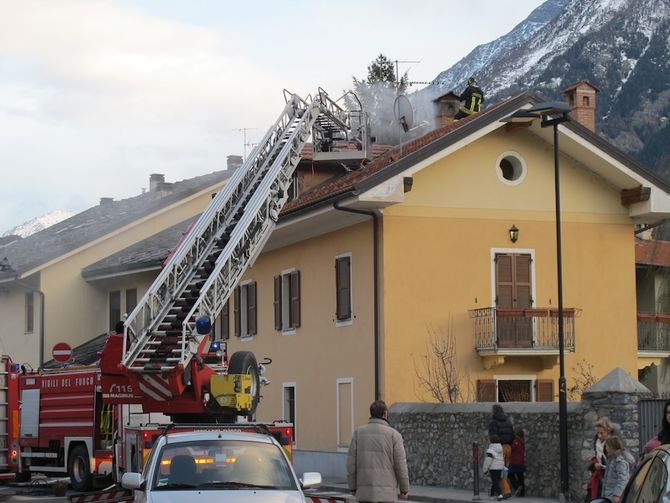 Incendio di un camino in via Guido Rey