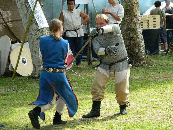 Il fascino della scherma medievale protagonista nel weekend a Torgnon