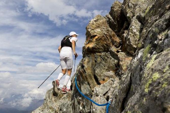 Tor des Géants, cinese cade e muore nei pressi del Col Crosatie. Aperta un’inchiesta