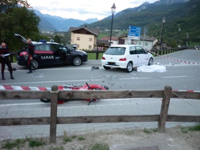 Motociclista perde la vita dopo lo scontro con un’auto a Brissogne