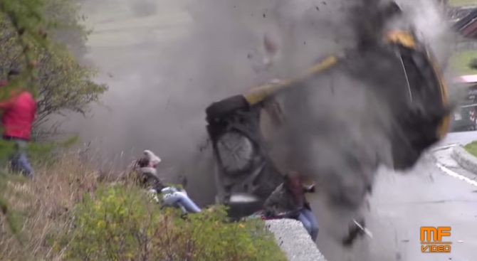 La Thuile, tragedia sfiorata al rally. Auto si schianta e finisce vicino al pubblico/VIDEO