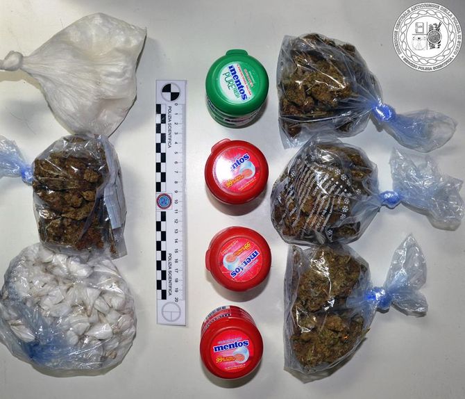 Spaccio di droga, patteggia 3 anni e 7 mesi