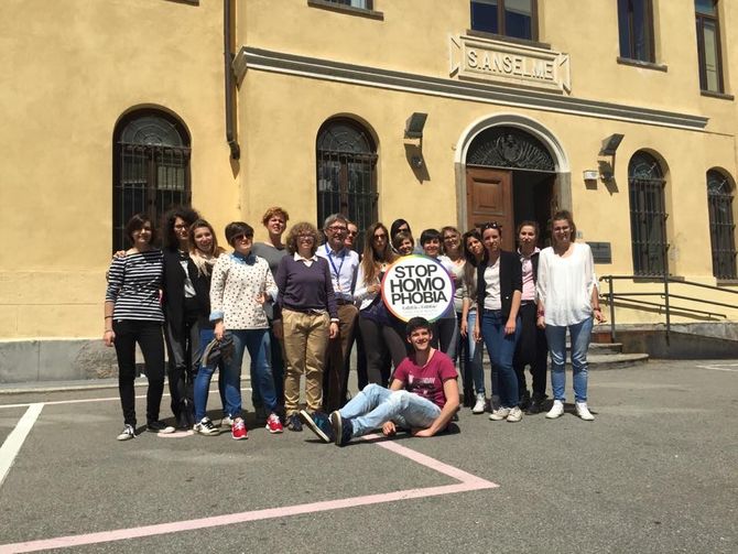 Giornata contro l’Omofobia ad Aosta: “Bisogna partire dalle scuole”