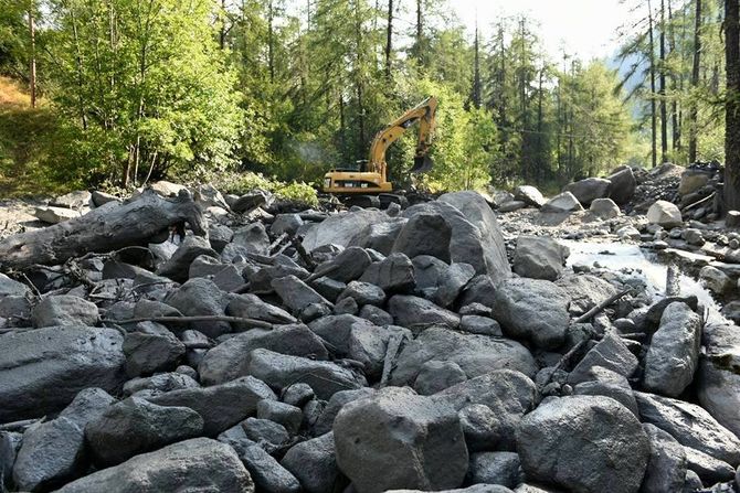 Frana Val Ferret, evacuati tutti i 40 turisti bloccati