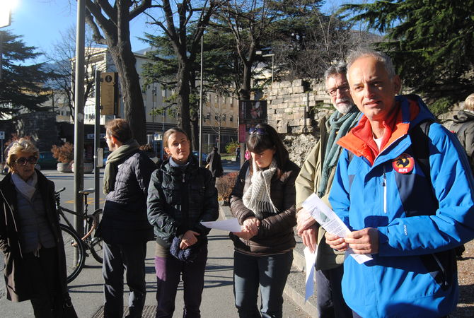 Alpe: “La rotonda della stazione è pericolosa, con poca spesa si può rendere sicura”