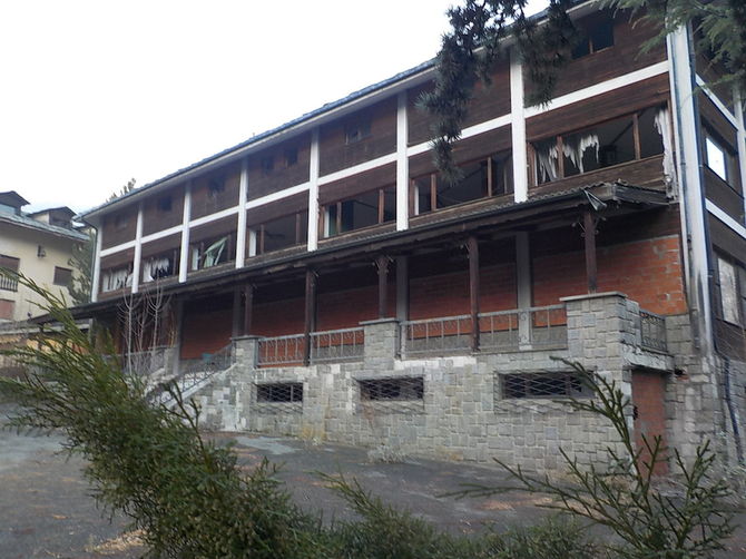 Saint-Pierre, nell’ex Hotel Lanterna un’area verde attrezzata. La proposta della minoranza