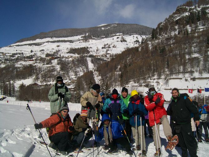 St-Oyen, giornata sulla neve per una decina di migranti e di utenti del Dipartimento salute