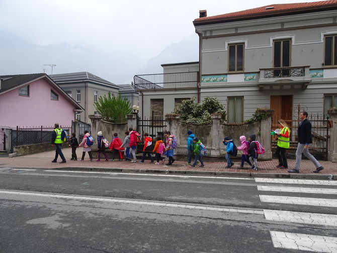 Verrès, bambini a scuola con il Pedibus